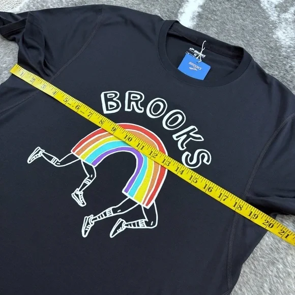 NWT Brooks Pride Distance Short Sleeve Shirt - Picture 12 of 12